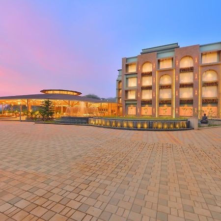 Urbane By Treat Daman Hotel Екстериор снимка