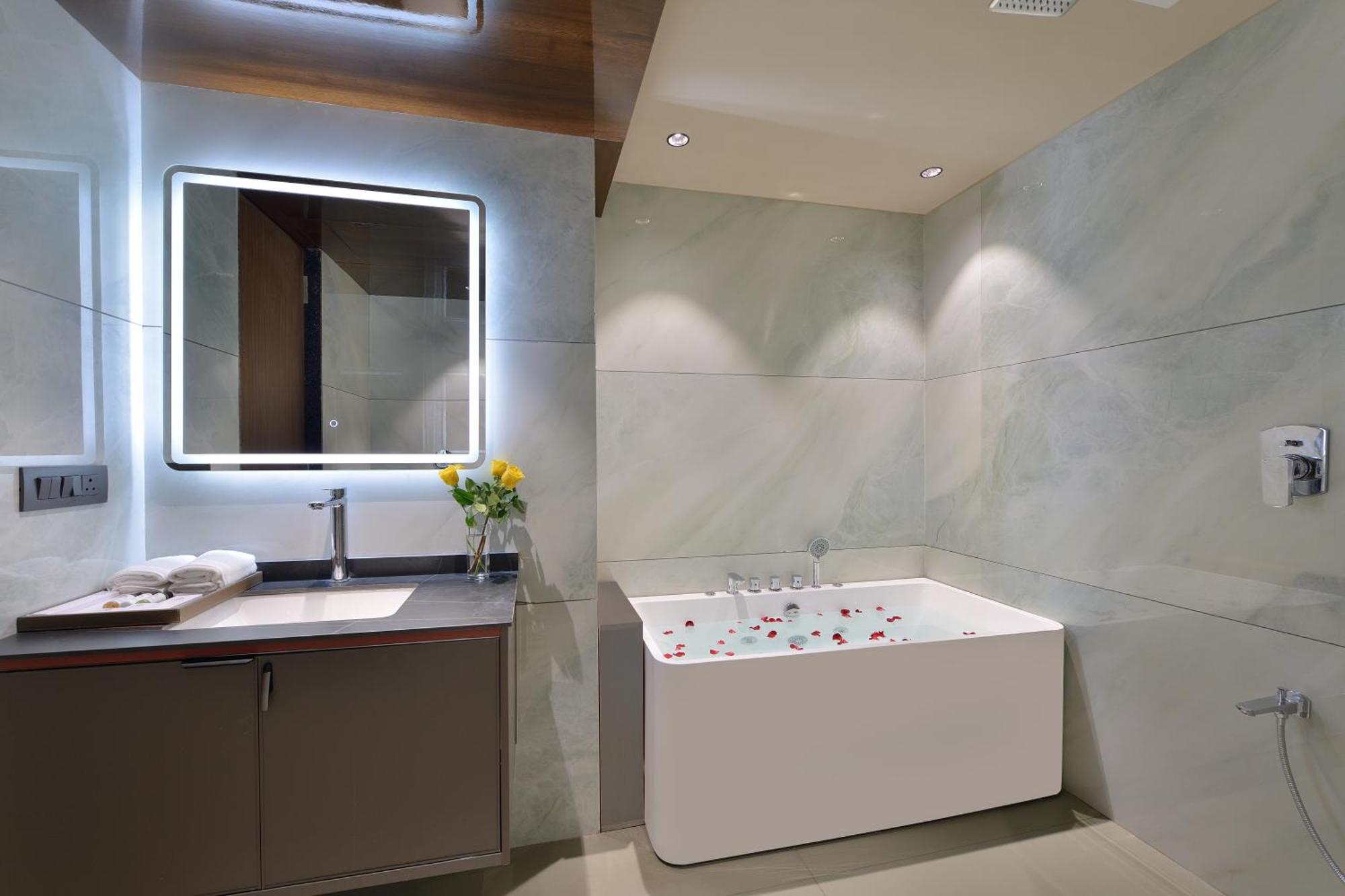 Urbane By Treat Daman Hotel Екстериор снимка